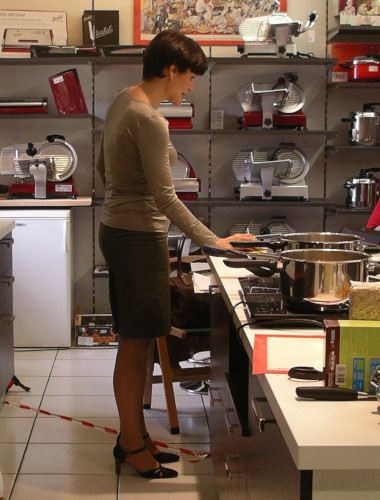 CA0105-Giovanna Pinelli nutrizionista bancone cucina