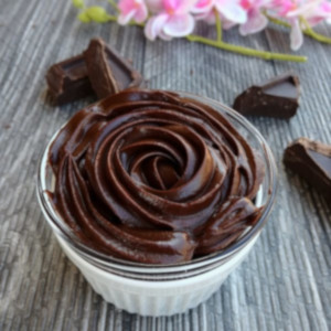 R001 ganache al cioccolato fondente 300x300
